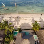 Joya\' Beach Suites & Villa